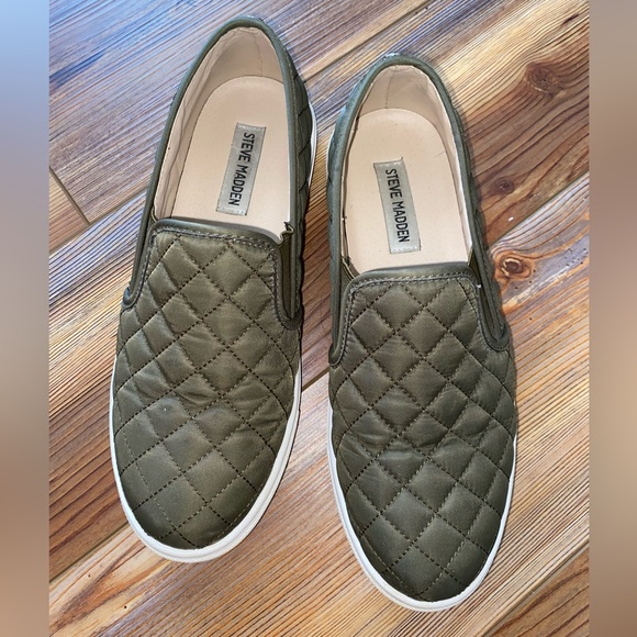 Steven Madden ECENTRCQ Slip ons // Green // Size 8.5 - Picture 3 of 8